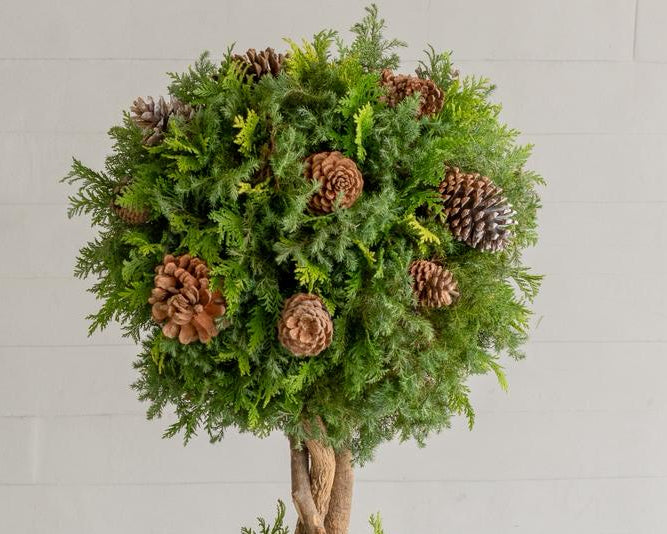 Arból en forma de topiario navideño