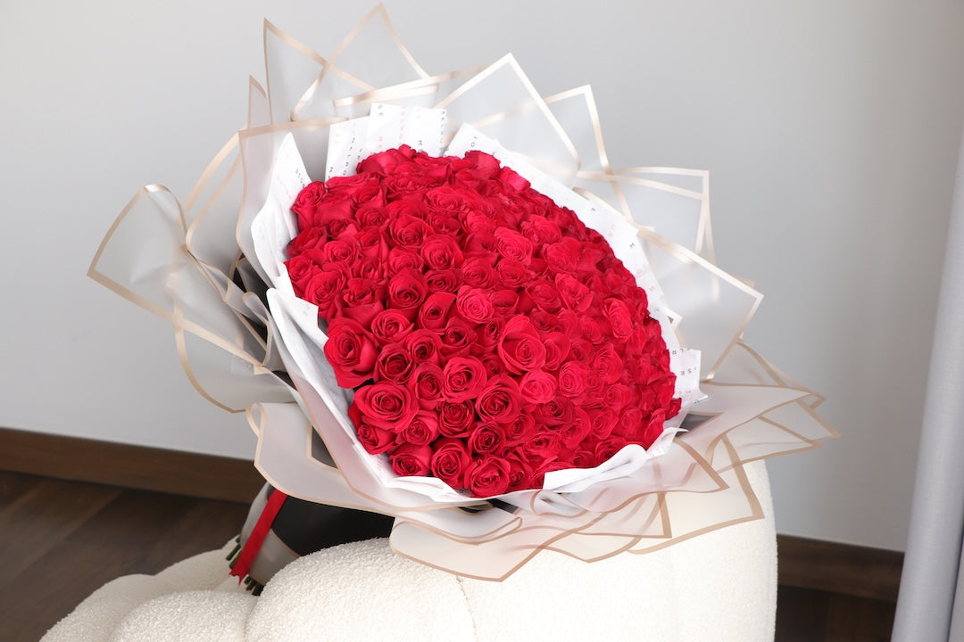 150 red roses