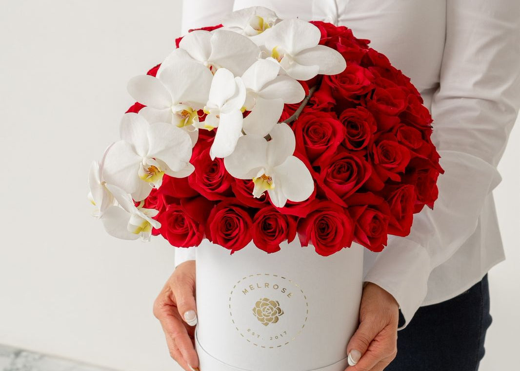 Rosas Rojas con Orquídeas